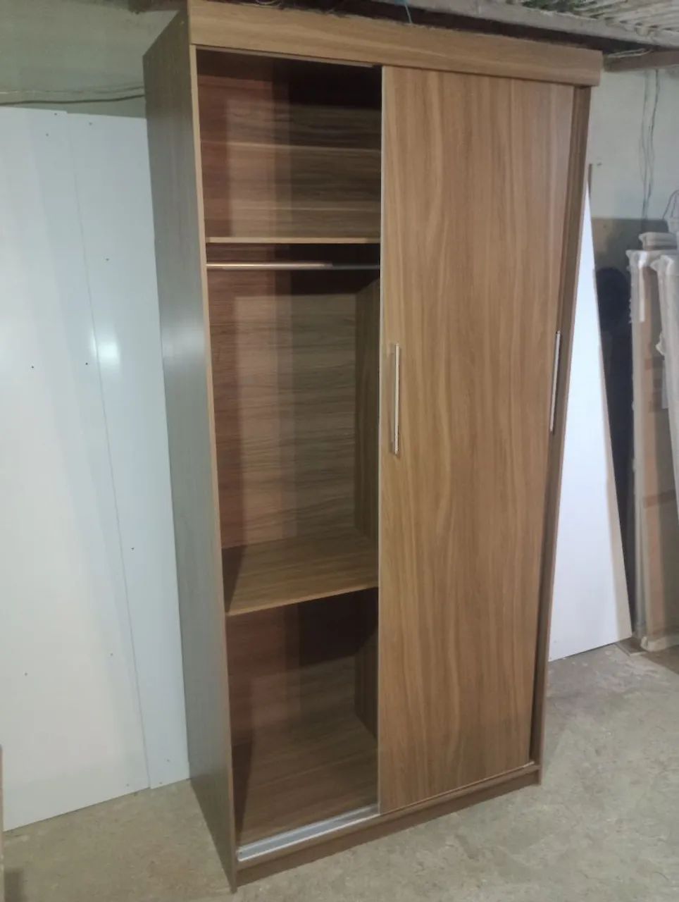 Guarda-roupa com duas portas de correr novo e reforçado - Foto 4