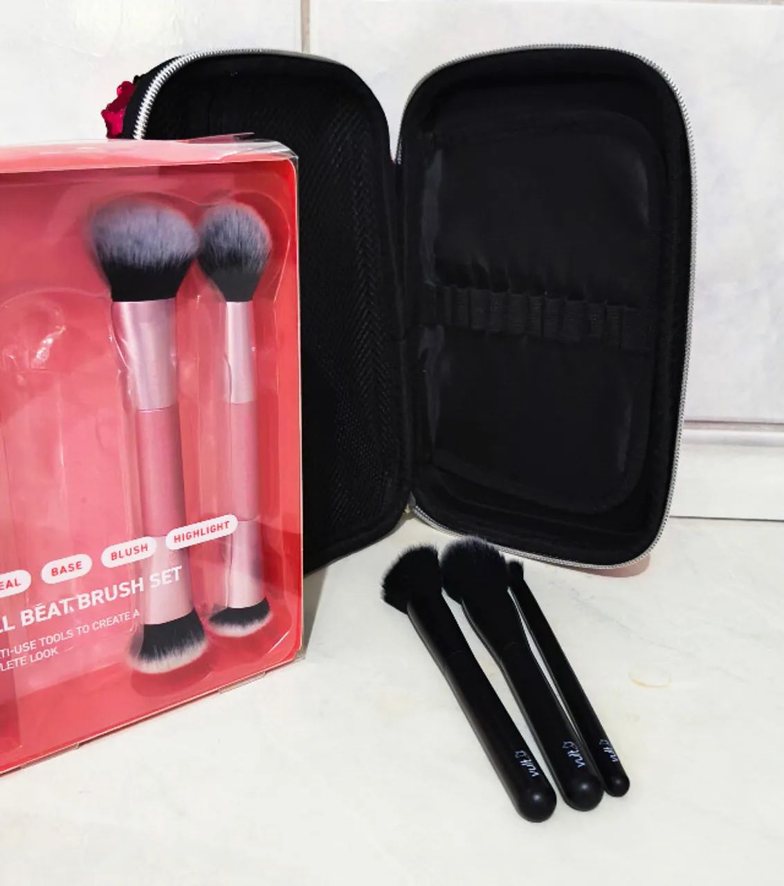 Conjunto de Pinceis e Case
