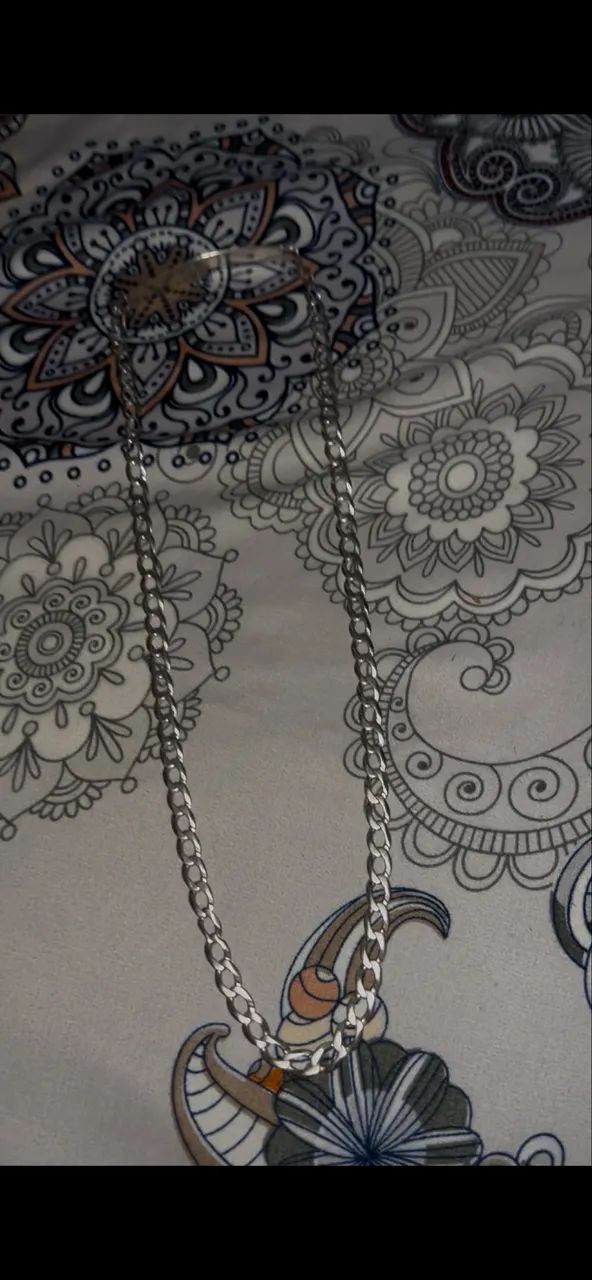 Corrente prata 409382416768706562