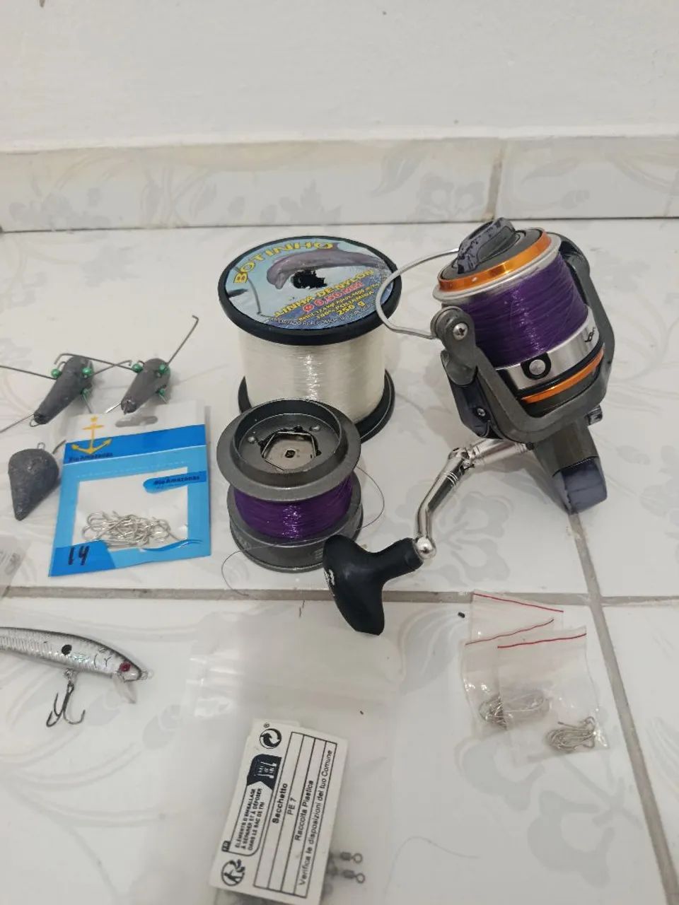 Molinete arpoador com chumbada linha anzóis isca artificial  - Foto 2