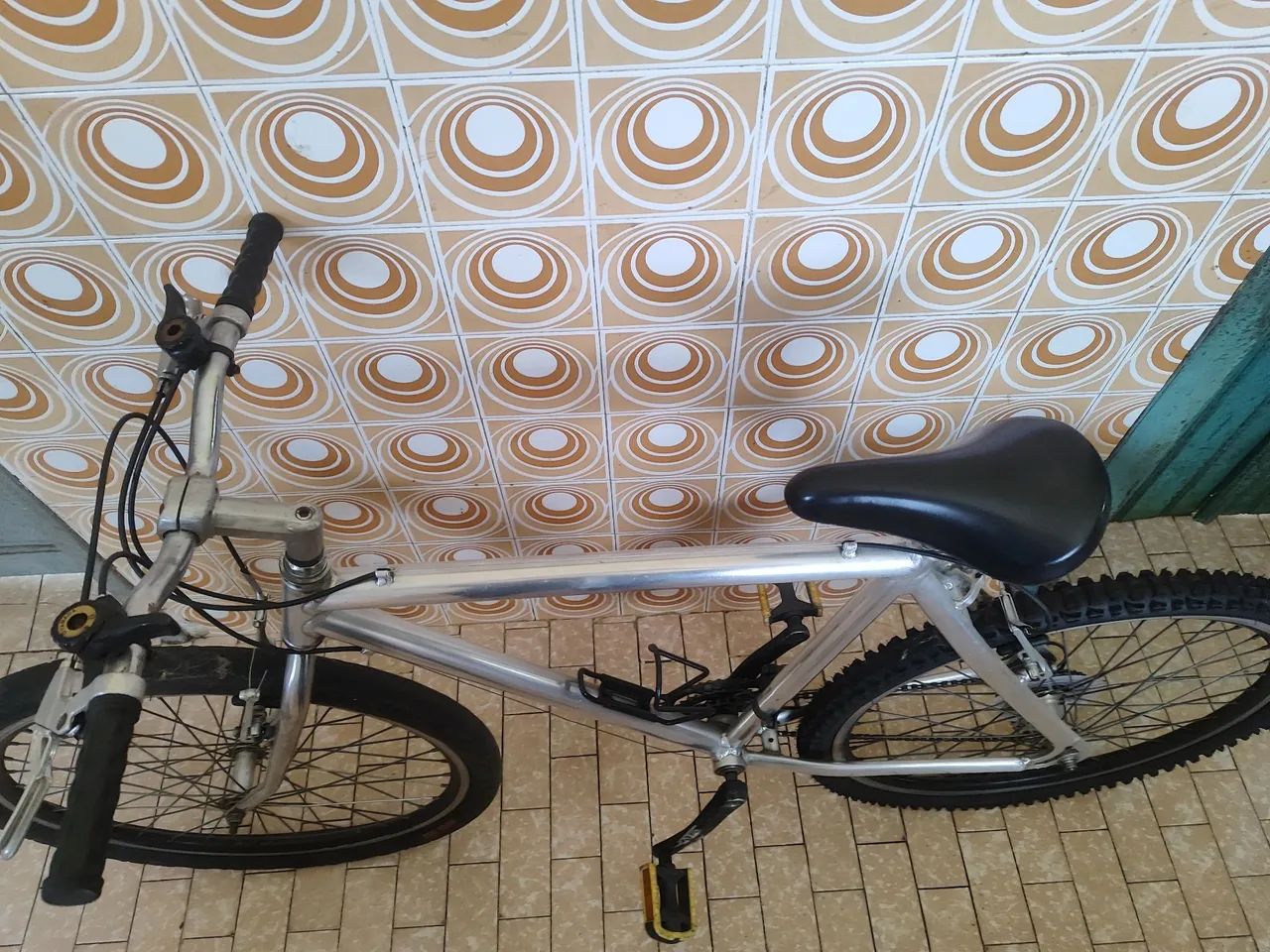 Bicicleta Aro 26 em Alumínio - Foto 5