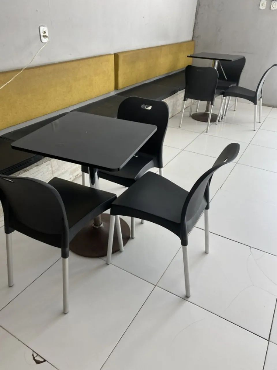 Kit Mesa com 4 cadeiras para comércio - Foto 2