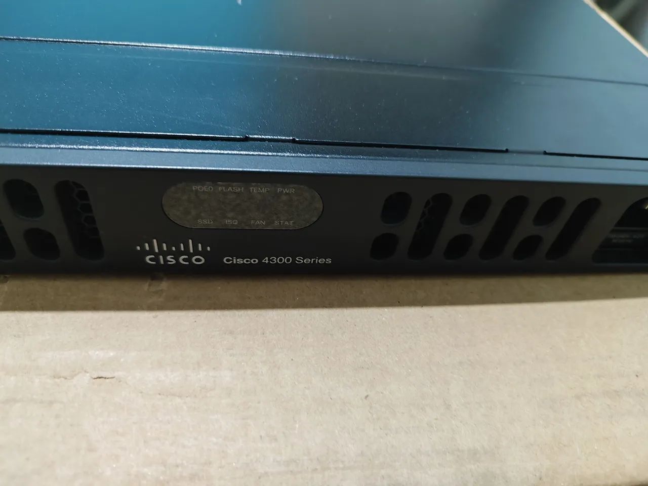 Cisco ISR 4331/K9 + PVDM4-32 - Licenças Permanentes - Testado - Sem Senha - Foto 2