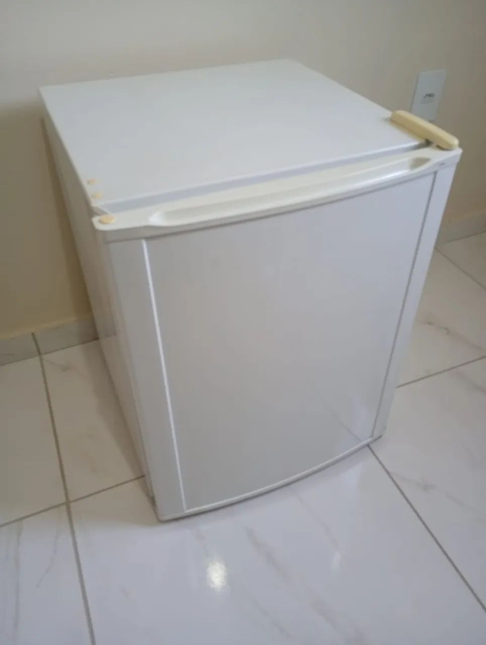 Frigobar Electrolux RE80 - Foto 4
