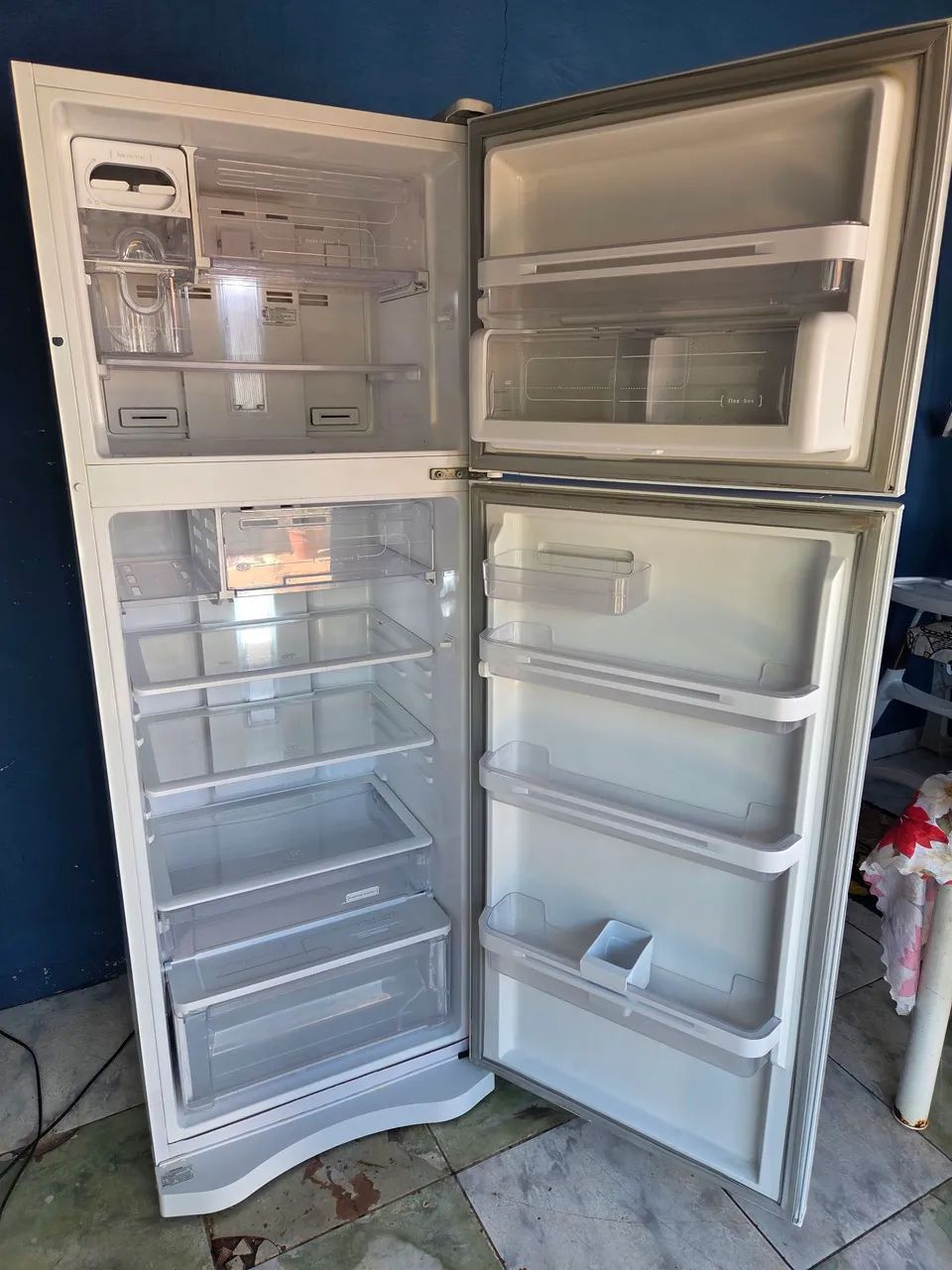 Vendo geladeira Electrolux  - Foto 2