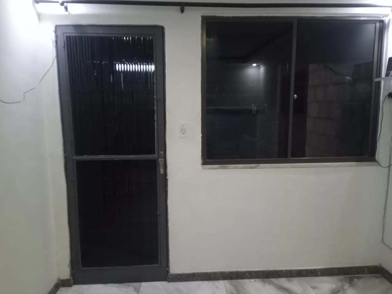 Porta  com vidro e chaves