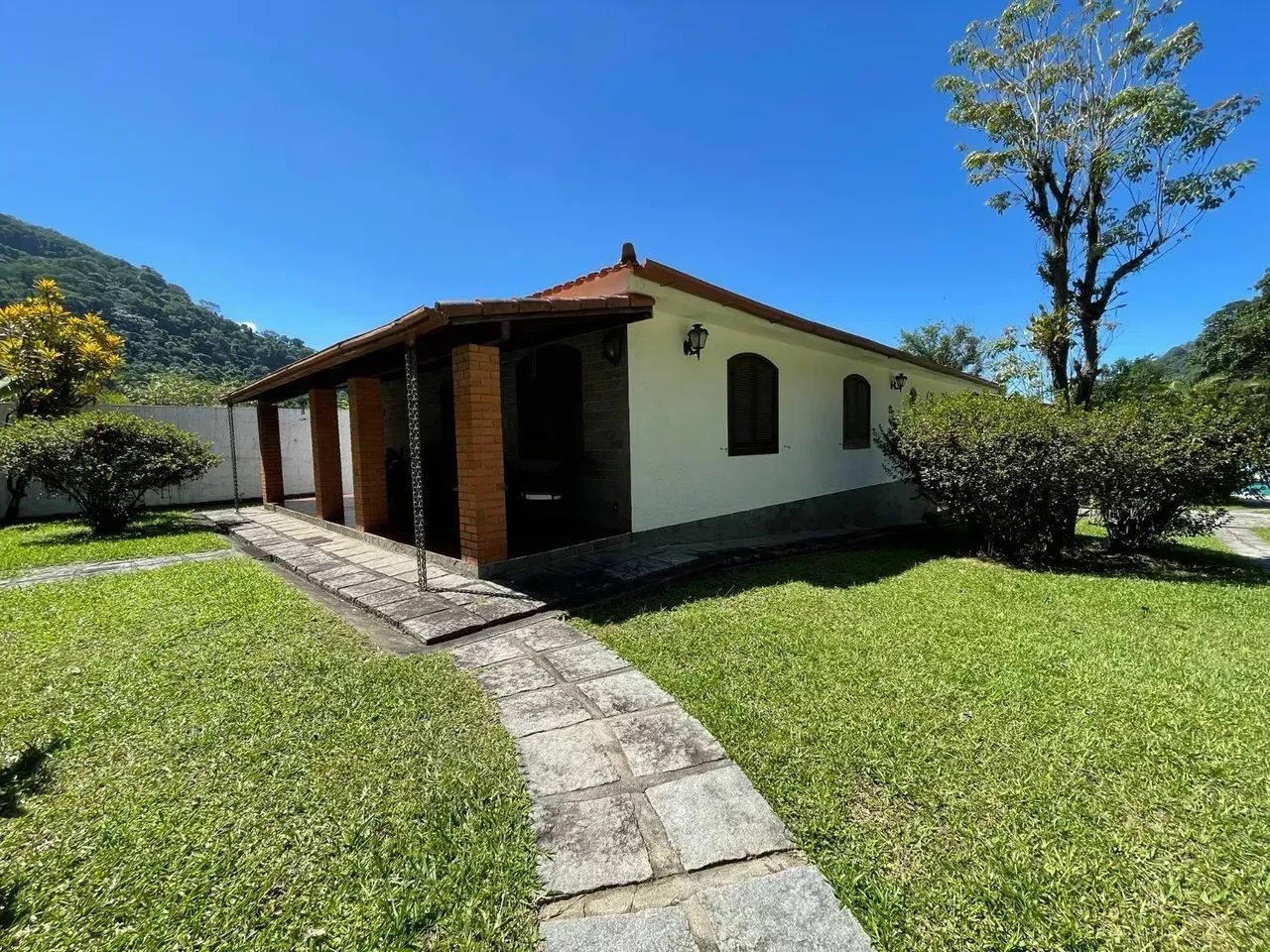 Memorável Chácara na subida da Serra para Teresópolis - Foto 2