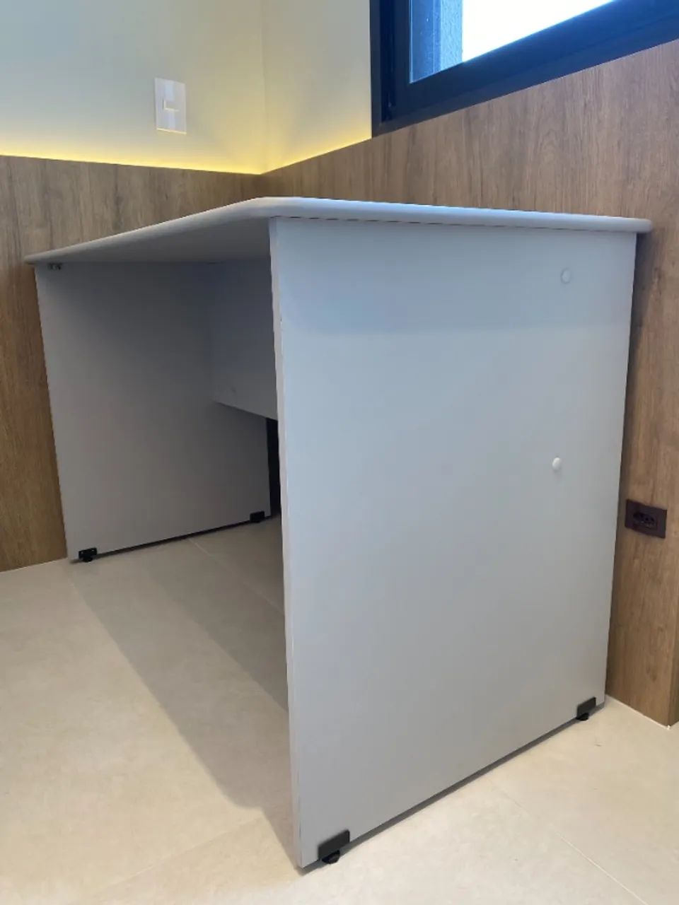 2 Escrivaninhas em MDF + Brinde cadeira giratória! - Foto 2
