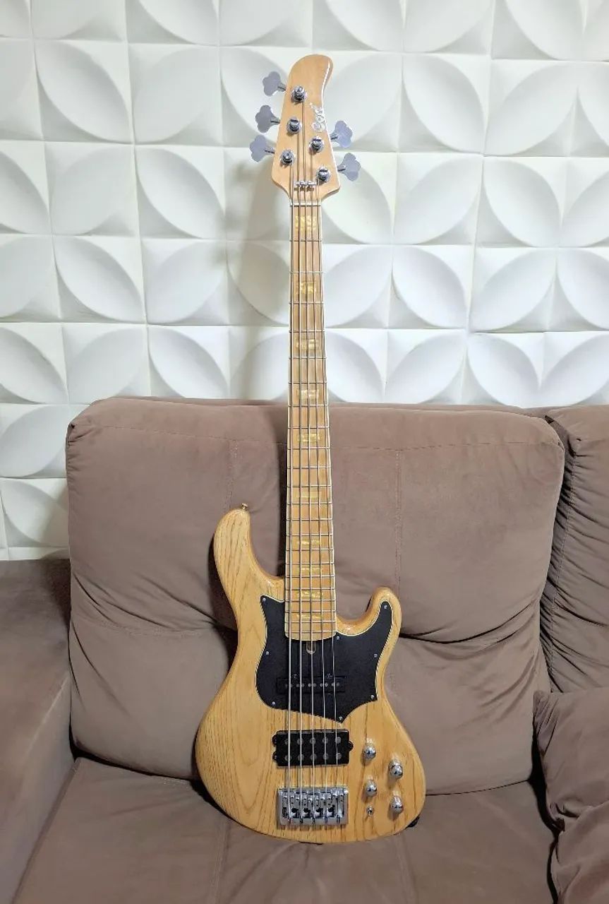 Baixo Cort GB75 (Todo original) 