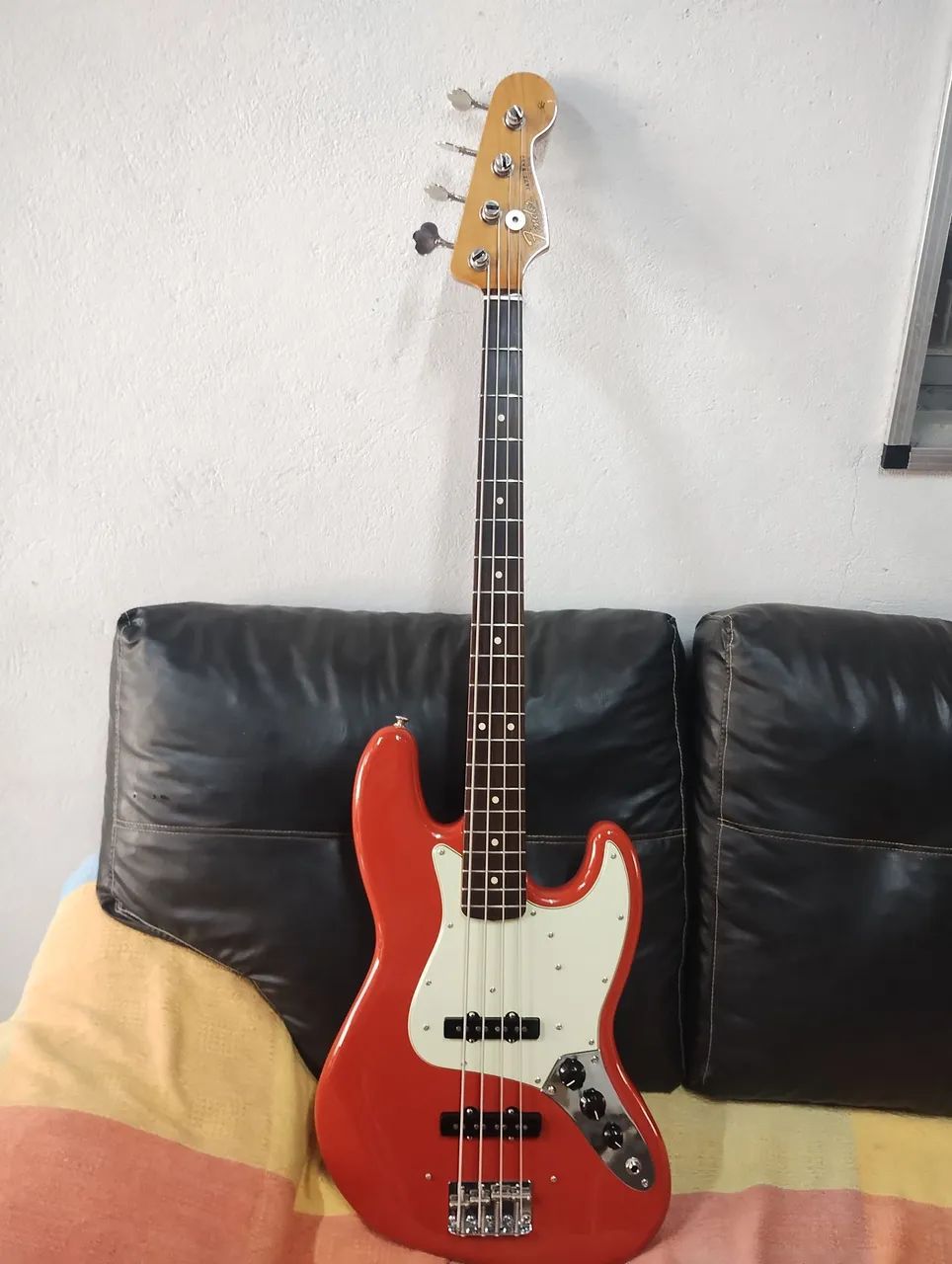 contra baixo Fender Vintera 60 ll  - Foto 2