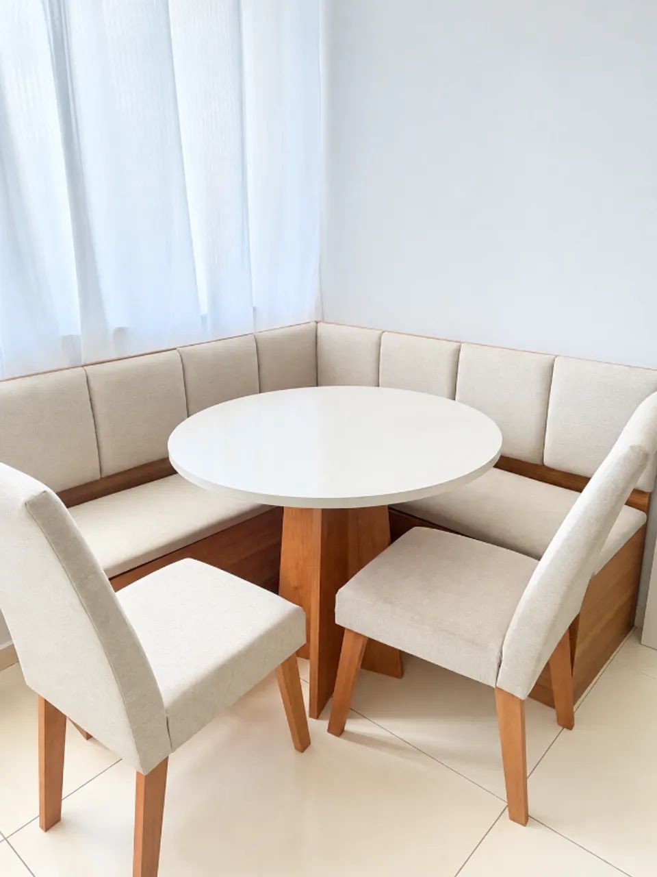 Mesa de Jantar de Canto