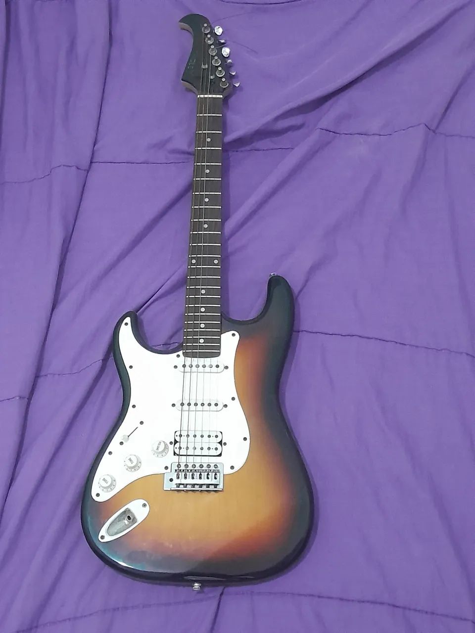 Guitarra canhoto Eagle 