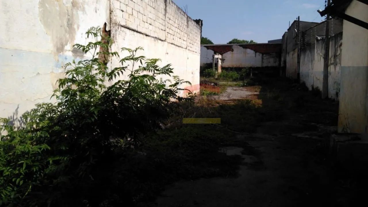 TERRENO COM 1276m², EM SANTANA