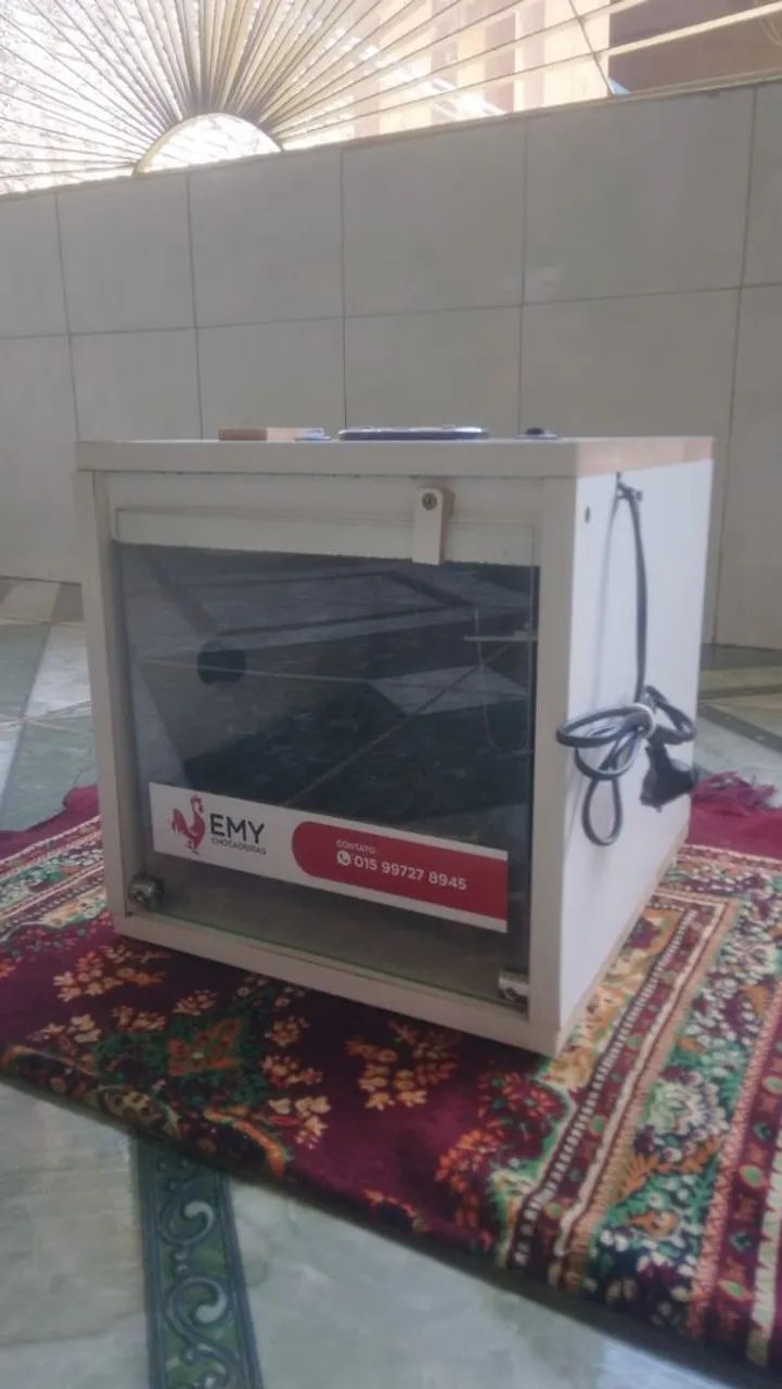 Vende-se chocadeira emy 