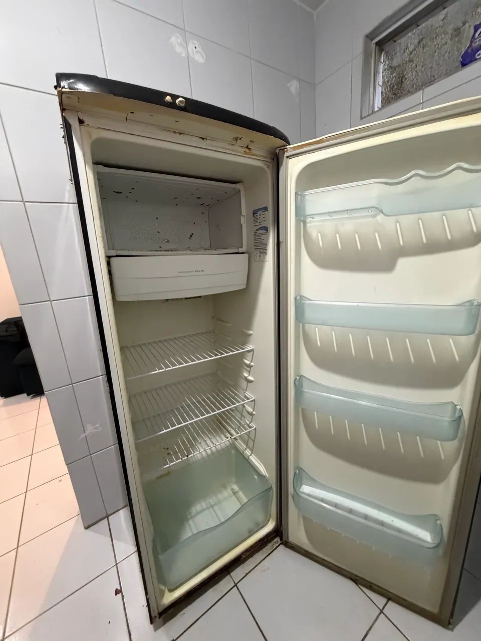 DOA-SE GELADEIRA SEM DEFEITOS - Foto 2