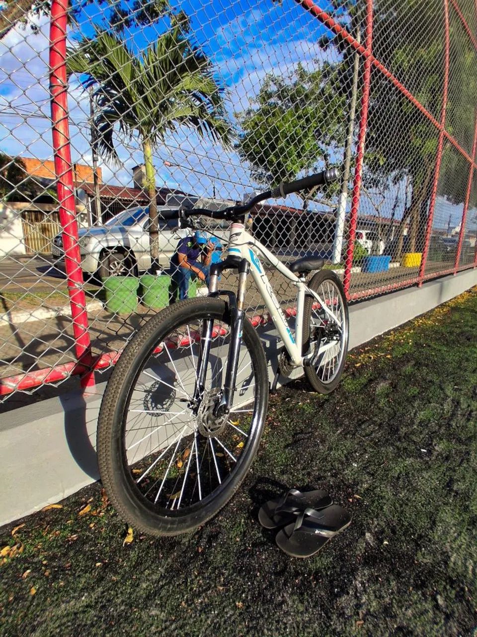 BICICLETA ARO 29 COM FREIO HIDRÁULICO TODA ARRUMADA - Foto 3