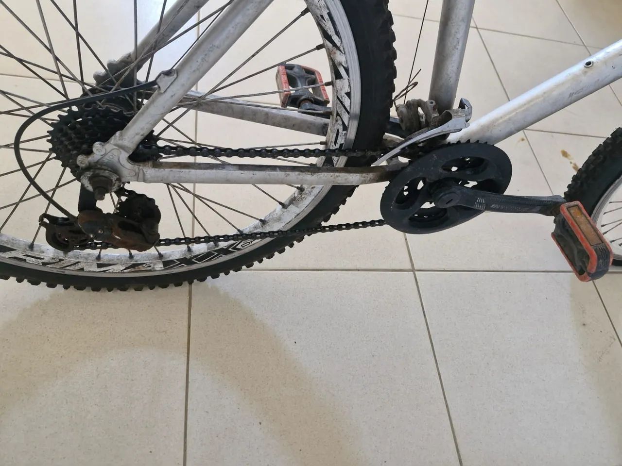 Bicicleta aro 26 com marcha  - Foto 4