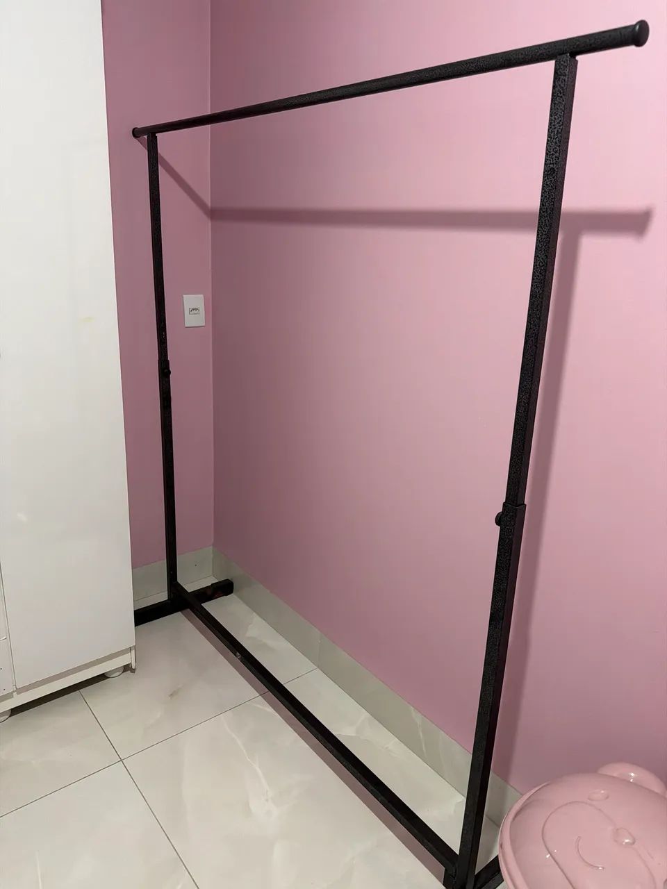 Arara de roupas reforçada 