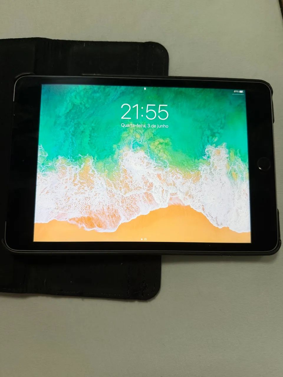 iPad Mini 4 128GB Wi-Fi + Cellular com Capa - Celulares e