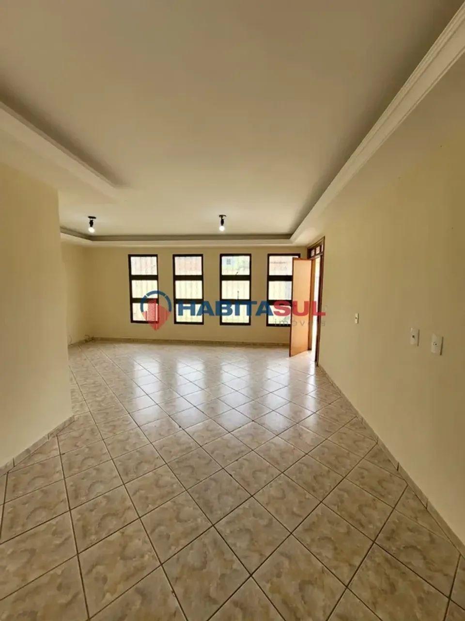 Casa espaçosa, bem estruturada - Foto 2