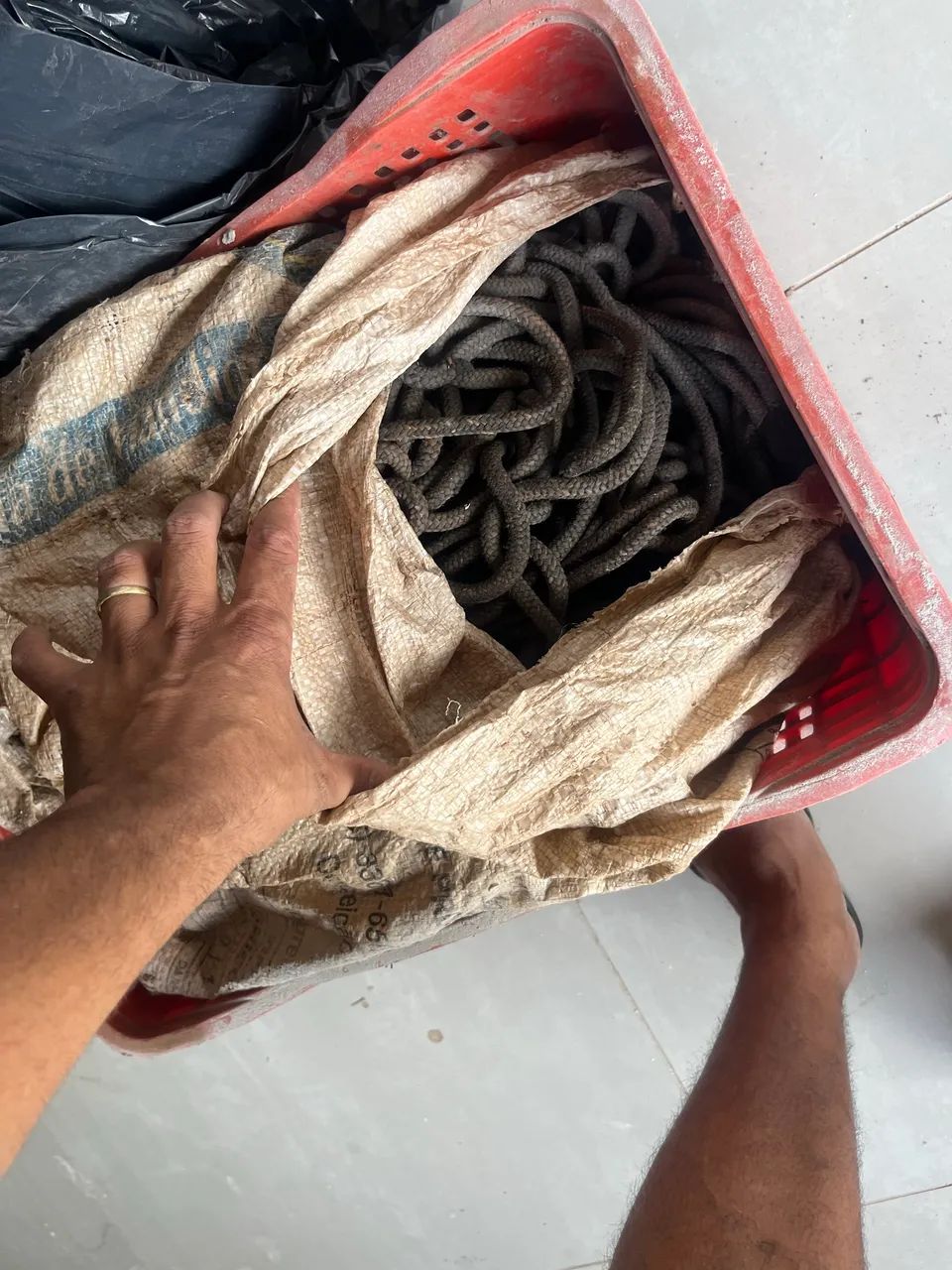 Roda de caminhão 295/22.5 e rolo de corda de 300 metro banhada a óleo 