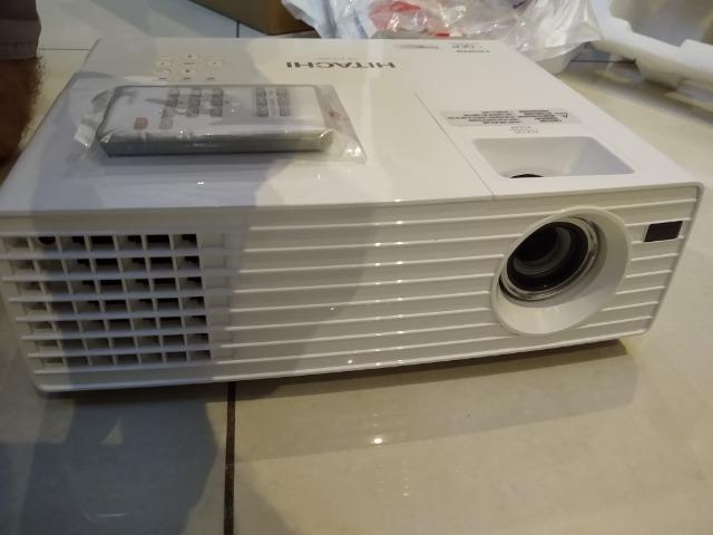 Projetor De Vídeos Hitachi Cp Dx300 Com 3000 Lumens