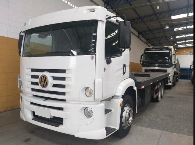 Vw 24250 prancha c/guincho 8,5m de 10t 2013 6x2