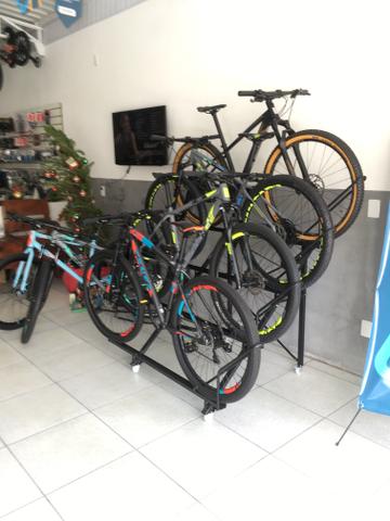Bicicleta aro 29 27 marchas freio hidraulico - Foto 4