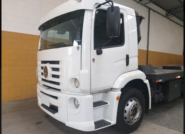Vw 24250 prancha c/guincho 8,5m de 10t 2013 6x2 - Foto 3
