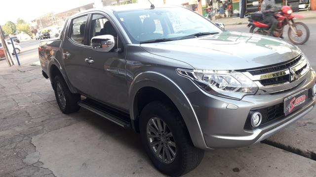 Triton hpes 2.4 2018/2019 4x4 diesel automático. ligar no * jean