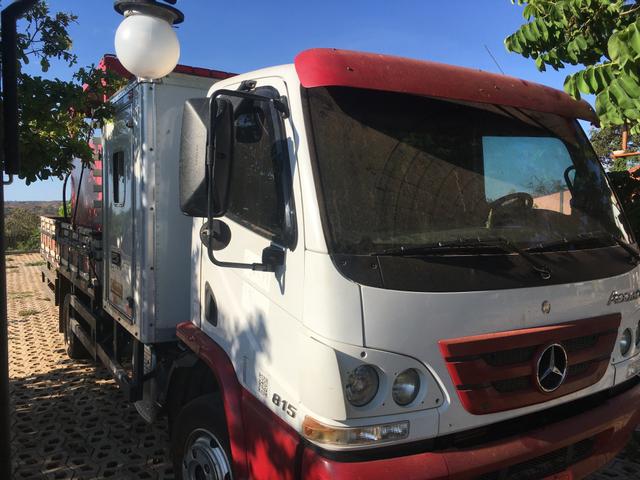 Caminhão Accelo 815 2015/2016