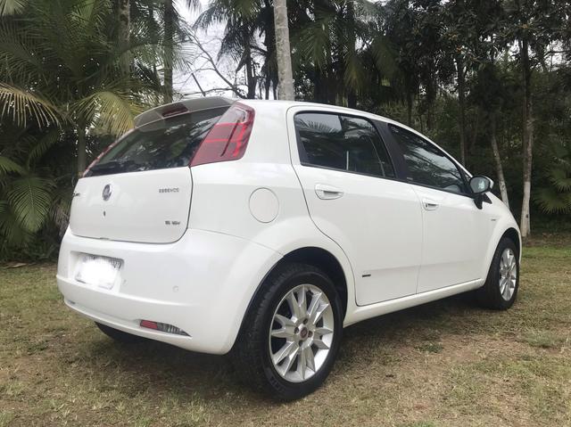 Punto Essence Dualogic 1.6 16v Impecável