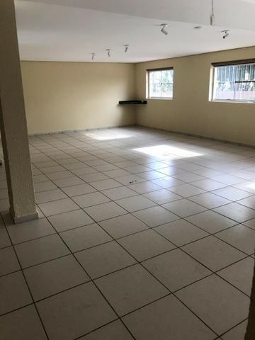 Alugo área comercial no bairro Jd Cuiabá