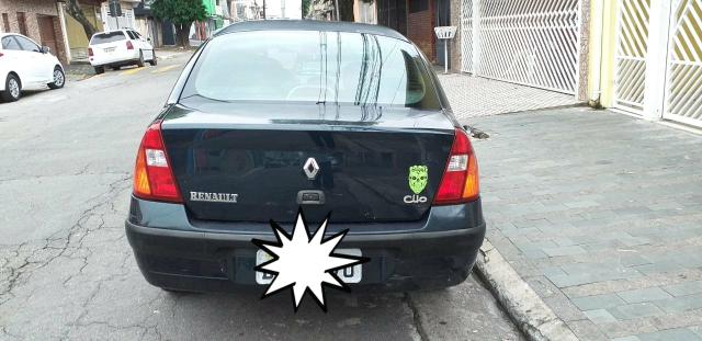 Clio sedan 4 portas