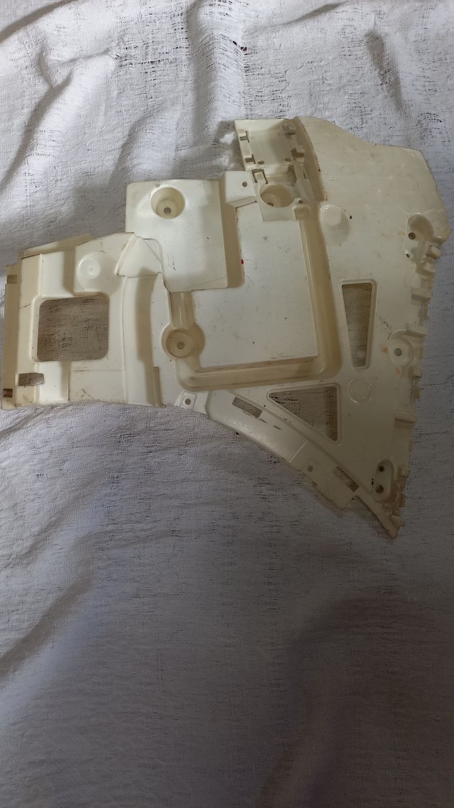 Guia p/choque traseiro Bmw x1 - Foto 4
