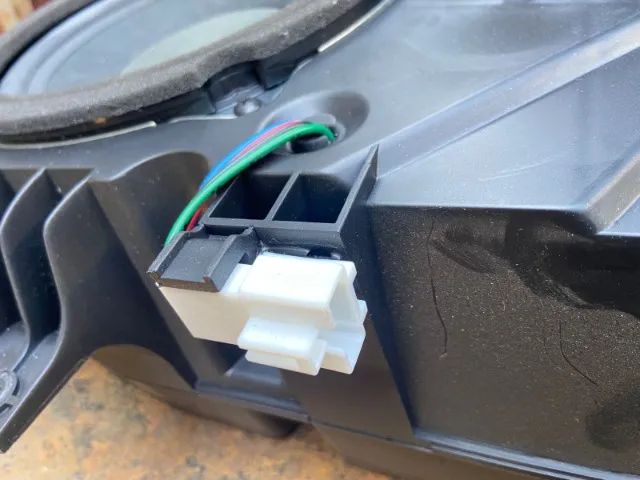 Caixa de som sub subwoofer ix35 original - Peças para carros, vans