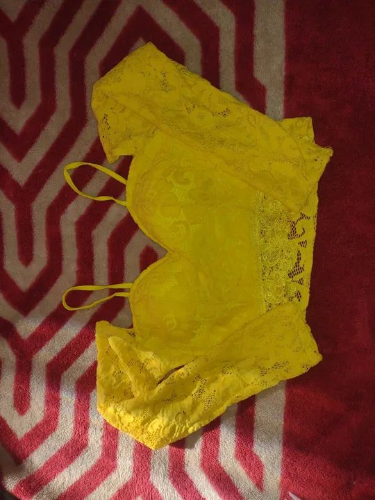 Croped Top de renda amarelo lindo - Foto 3