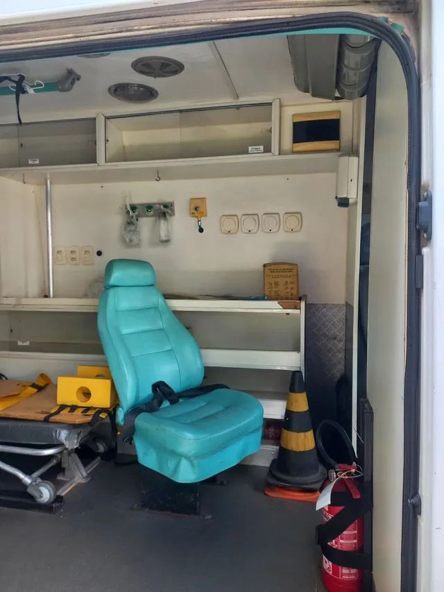 Ambulancia UTI sprinter 313 2010 - Foto 4