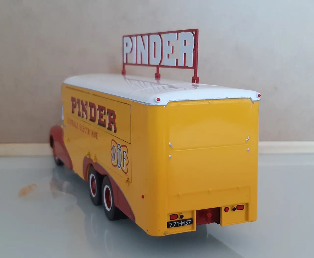 Caminhão central electrica Pinder 1/43 - Foto 4