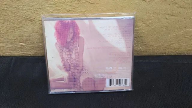 Rihanna Cd, original , bom estado Cd e capa. - Foto 2