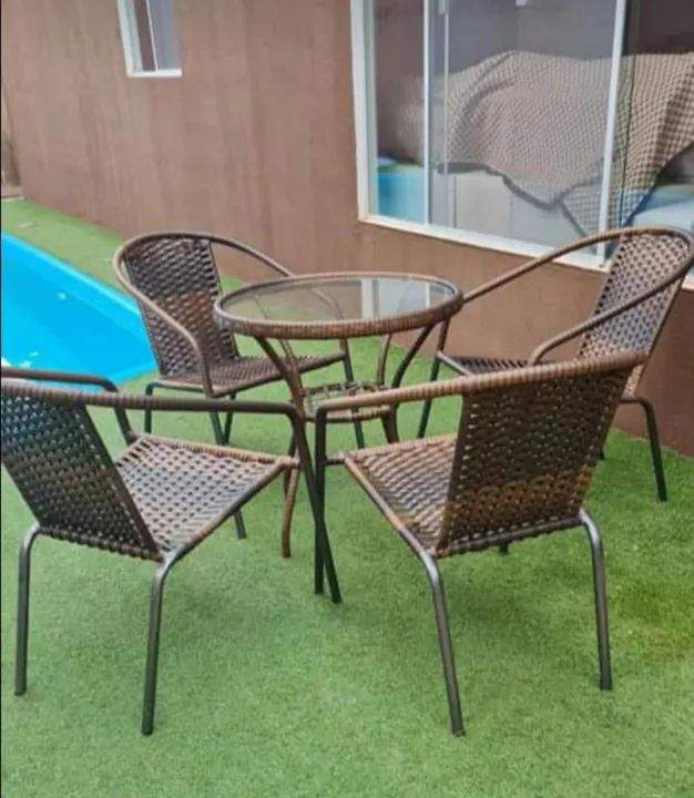 Conjunto decadeiras e mesa. - Foto 2