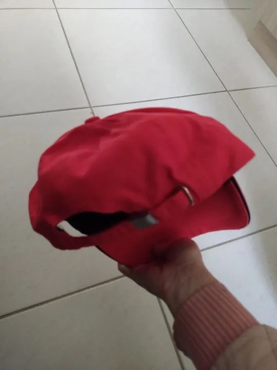Boné Ferrari em ótimo estado - Foto 2