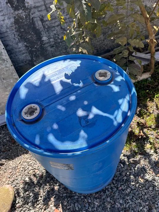 Galão de 200 litros 