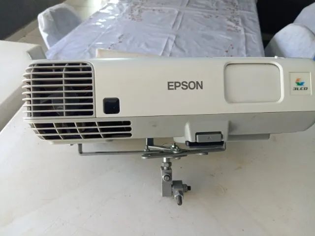 Retroprojetor Epson e Kit Tela De Projeção Manual Retrátil Multilaser 180x180cm