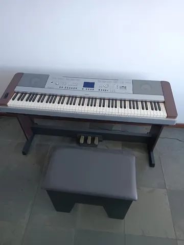 Piano Digital Yamaha DGX-640 (Sem Uso)