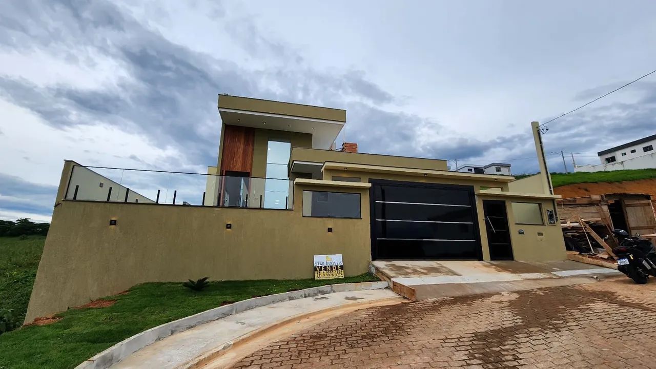 Casa Nova Linear de Alto Padrão, no Residencial Liberdade, Financiável 