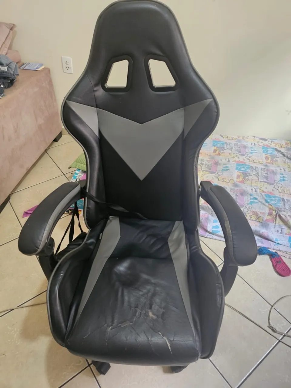 Cadeira Gamer Preta e Cinza leia veja as fotos disponíveis WhatsApp