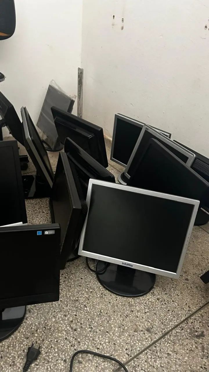Monitores - 15", 16" e 17" varias Marcas - Foto 4
