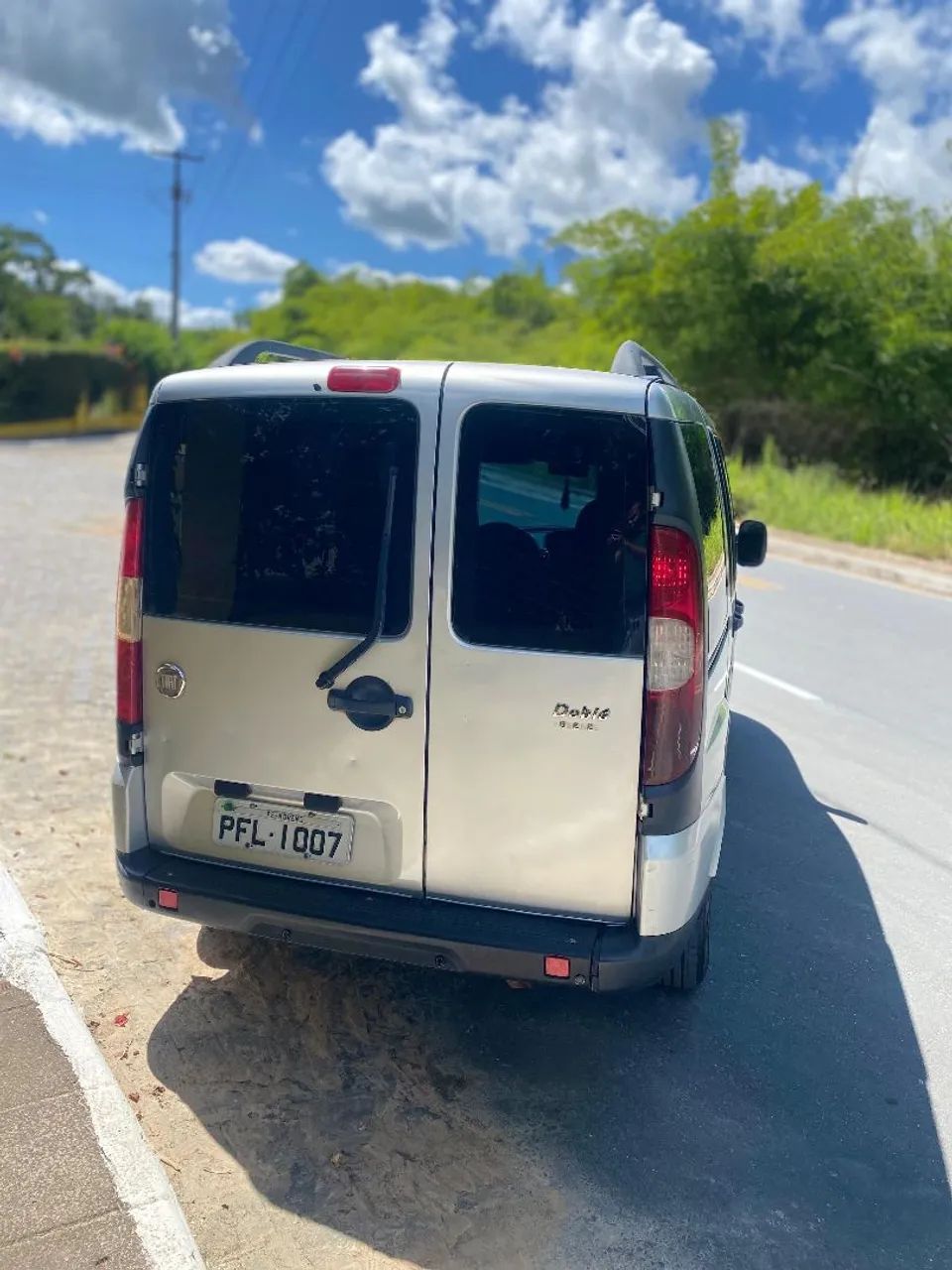 FIAT DOBLO ESSENCE 1.8 (2012) - Foto 3