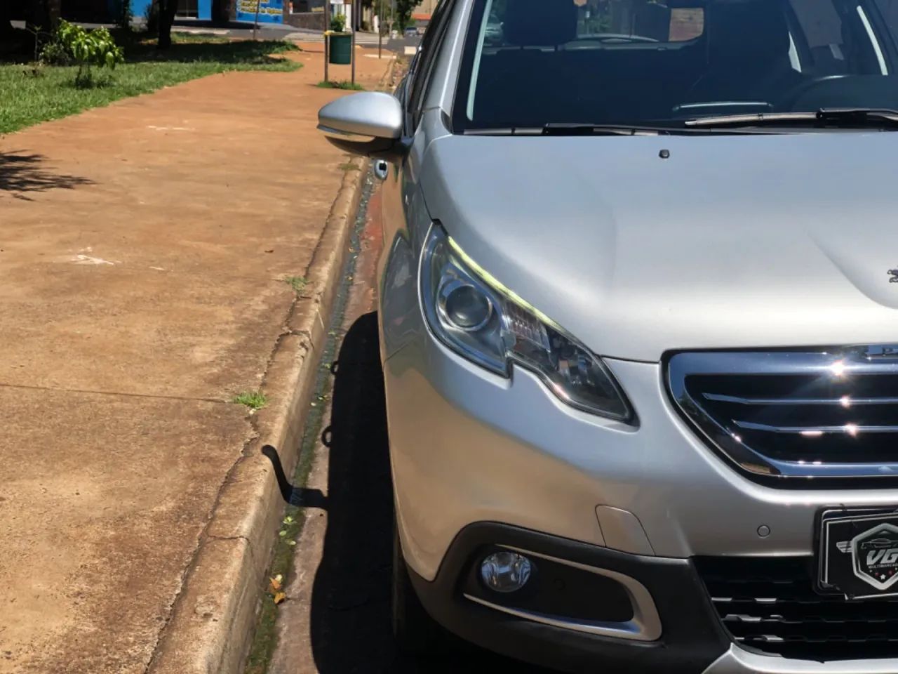 PEUGEOT 2008 1.6 16V FLEX GRIFFE 4P AUTOMÁTICO PRATA 2017 - Foto 5